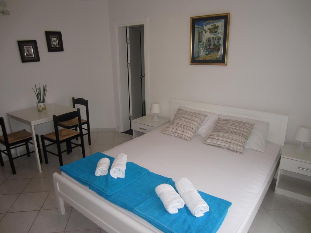Apartments Minja Nerin Petrovac Exterior foto